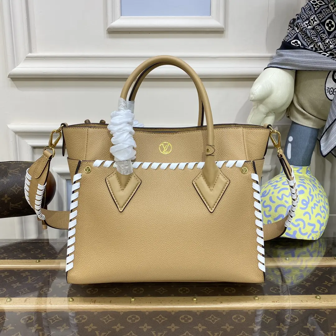 monogram flowers on my side pm bag m21585 3