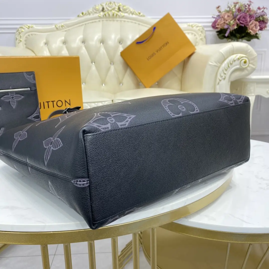 monogram motif cabas voyage m57290 5