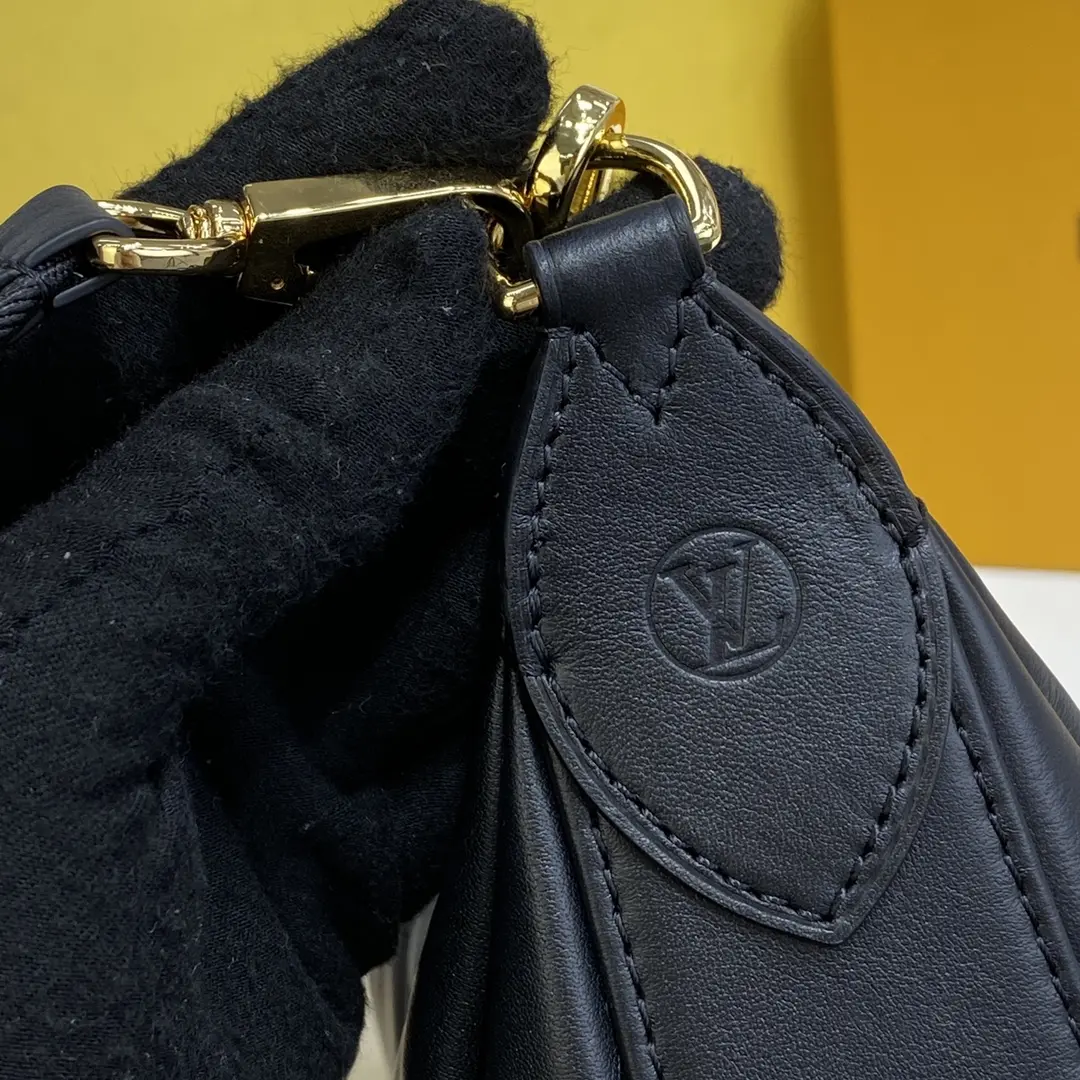 monogram over the moon m59799 4