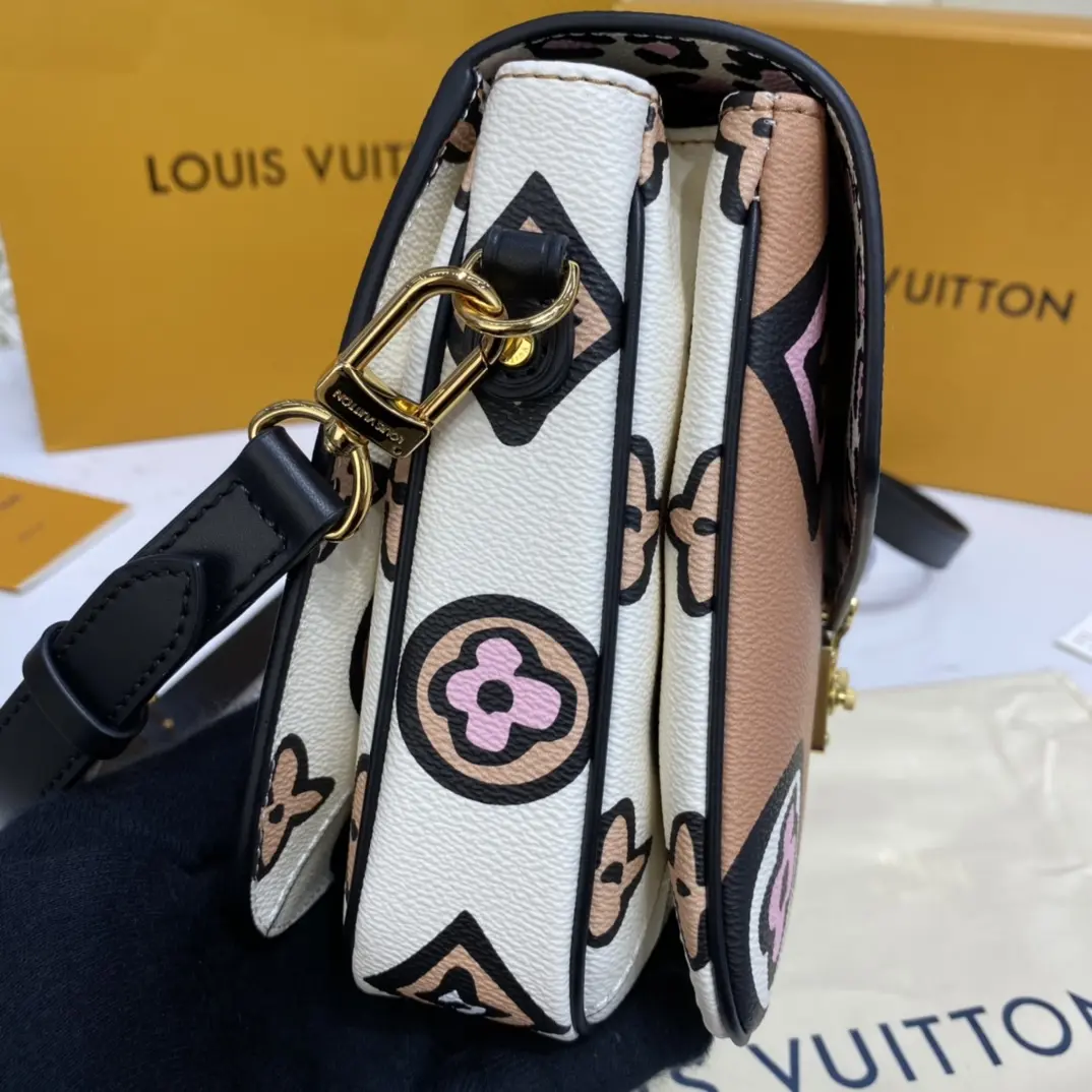 monogram pochette metis m45823 8 monogram pochette metis m45823 8