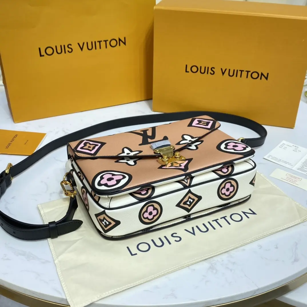 monogram pochette metis m45823 9 monogram pochette metis m45823 9