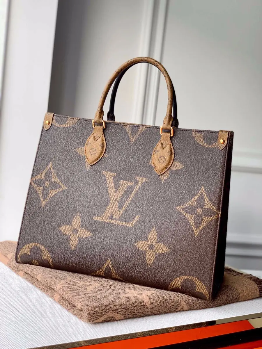 monogram reverse onthego mm m45039 2