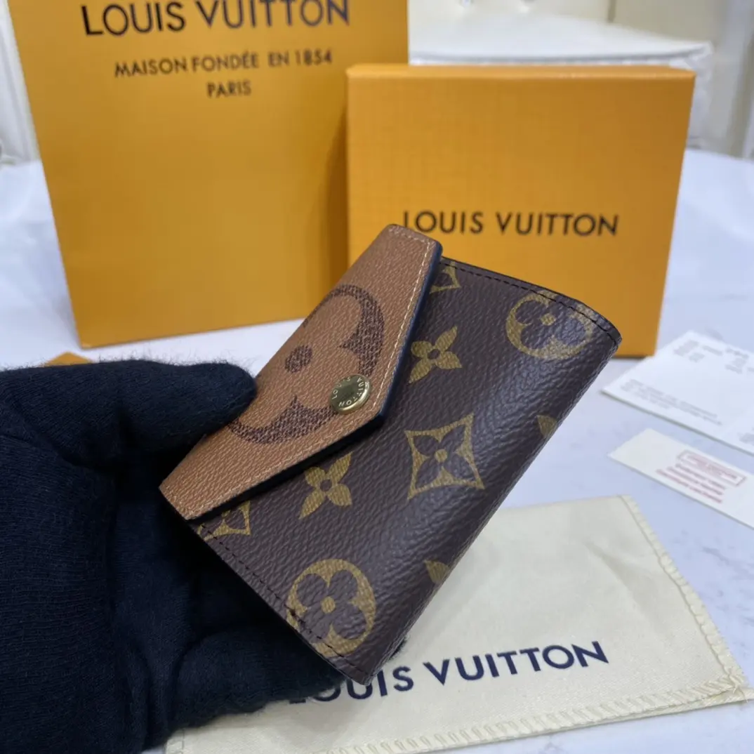 monogram reverse zoe wallet m80725 5