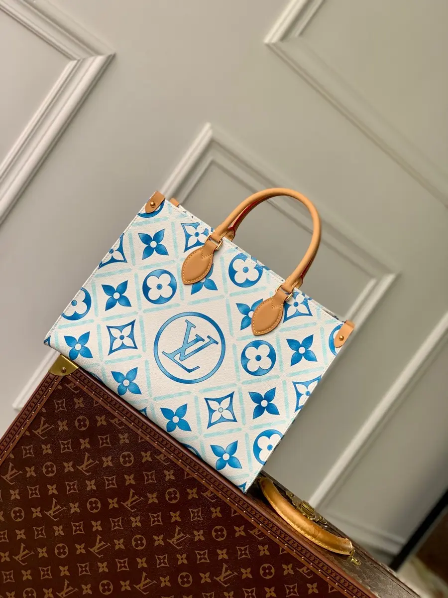 monogram tiles onthego mm handbag m11262 2 monogram tiles onthego mm handbag m11262 2