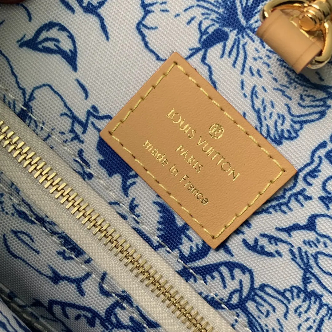 monogram tiles onthego mm handbag m11262 6 monogram tiles onthego mm handbag m11262 6