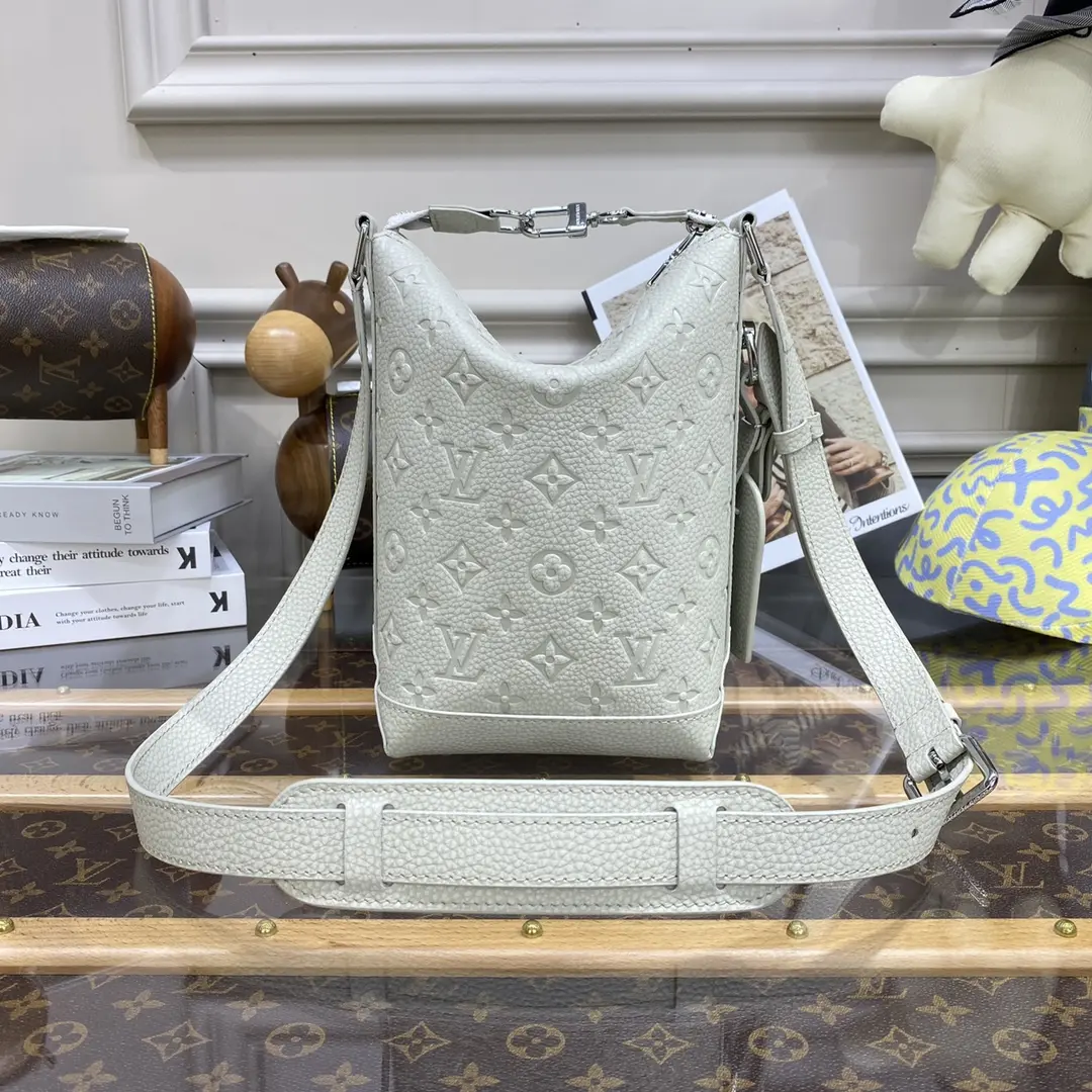 monogram virgil ablohs climbing hobo cruiser pm cream m20875 cream 4 monogram virgil ablohs climbing hobo cruiser pm cream m20875 cream 4