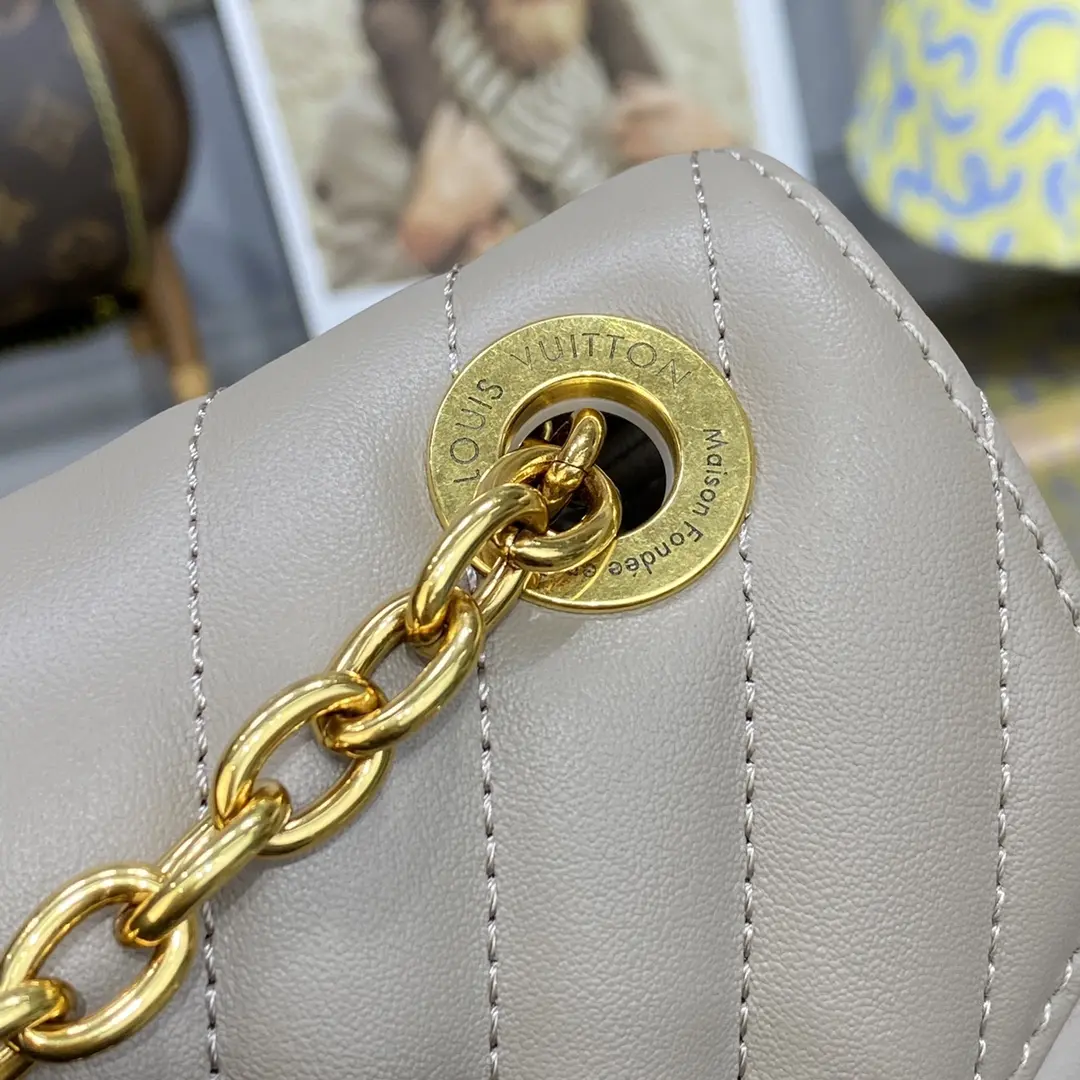 new wave chain bag mm m58550 7