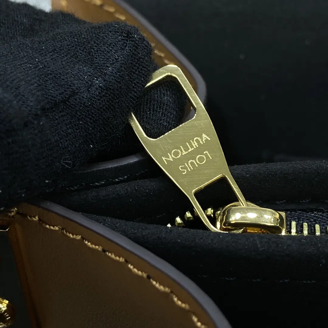 nicolas ghesquieres buttercup dauphine mm bag m21266 10