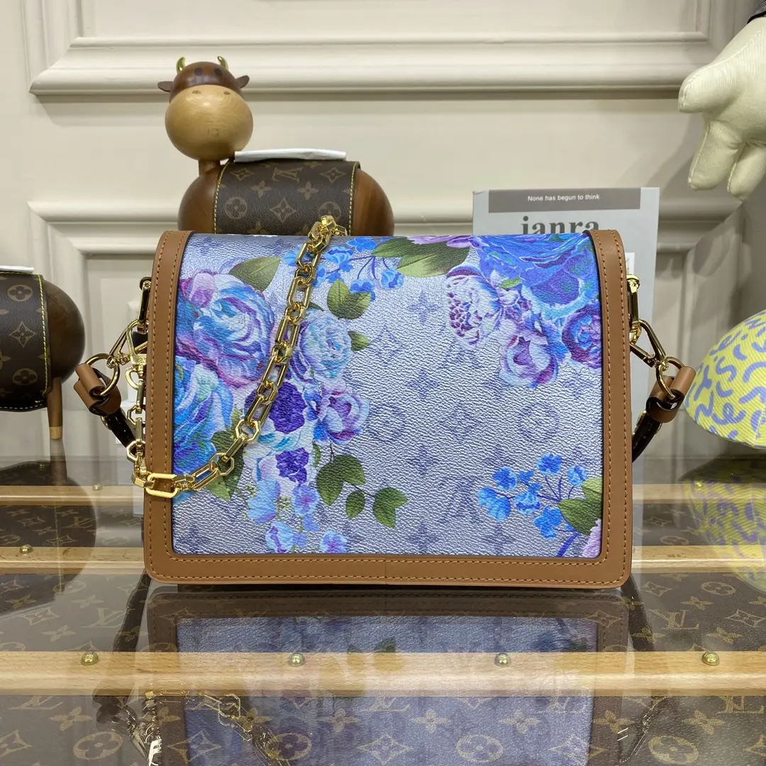 nicolas ghesquieres buttercup dauphine mm bag m21266 9
