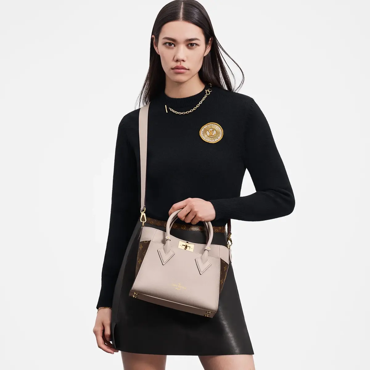 on my side pm tote bag m57729 3