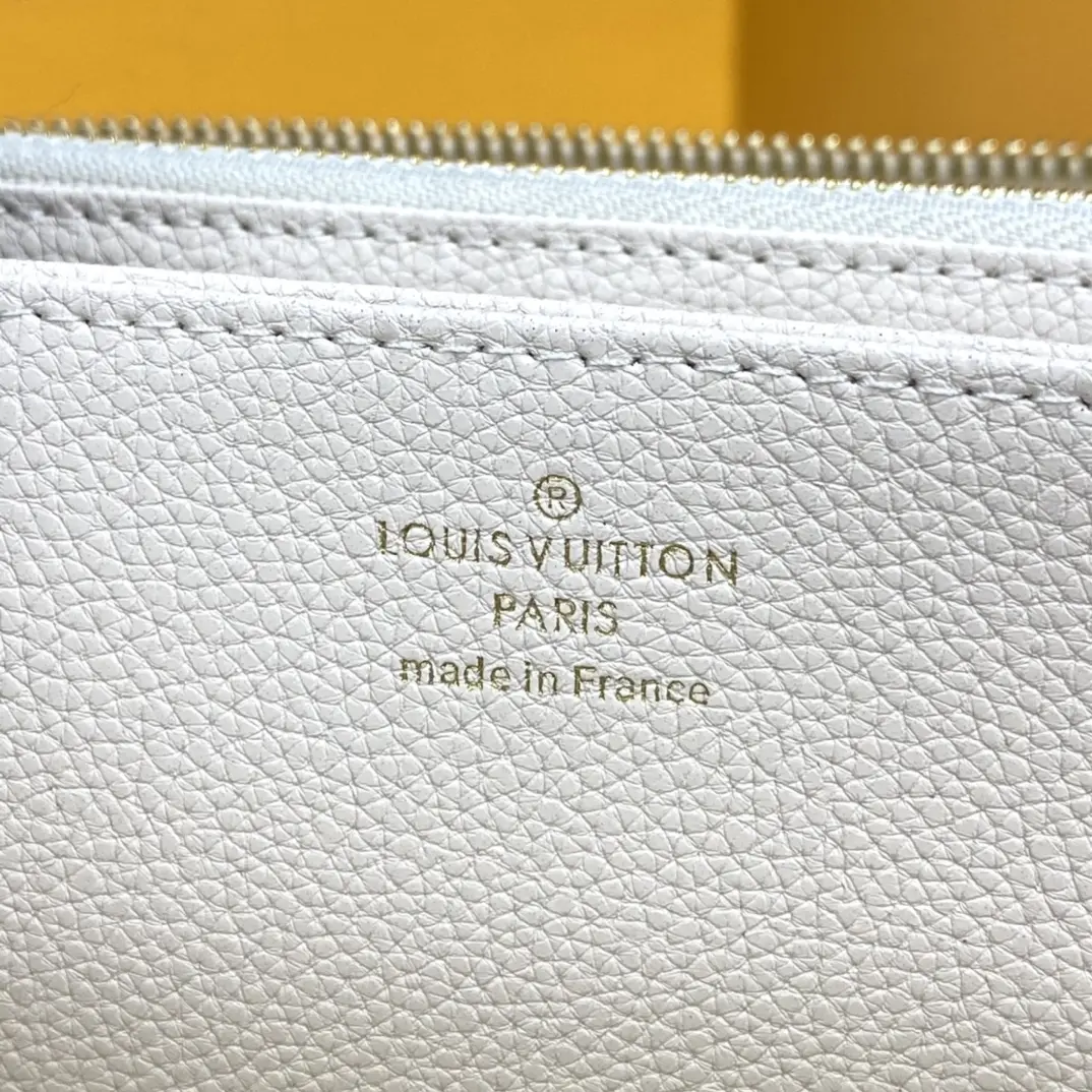 summer 2021 zippy wallet cream m80402 5