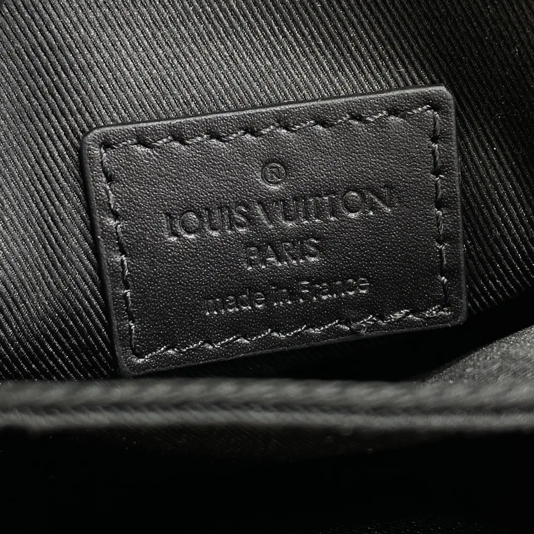 taurillon monogram s lock vertical wearable wallet m81524 4