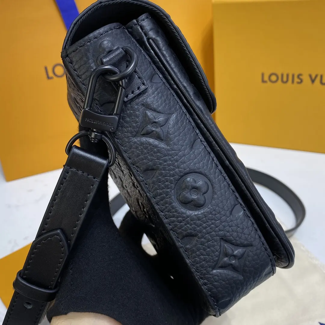 taurillon monogram s lock vertical wearable wallet m81524 7