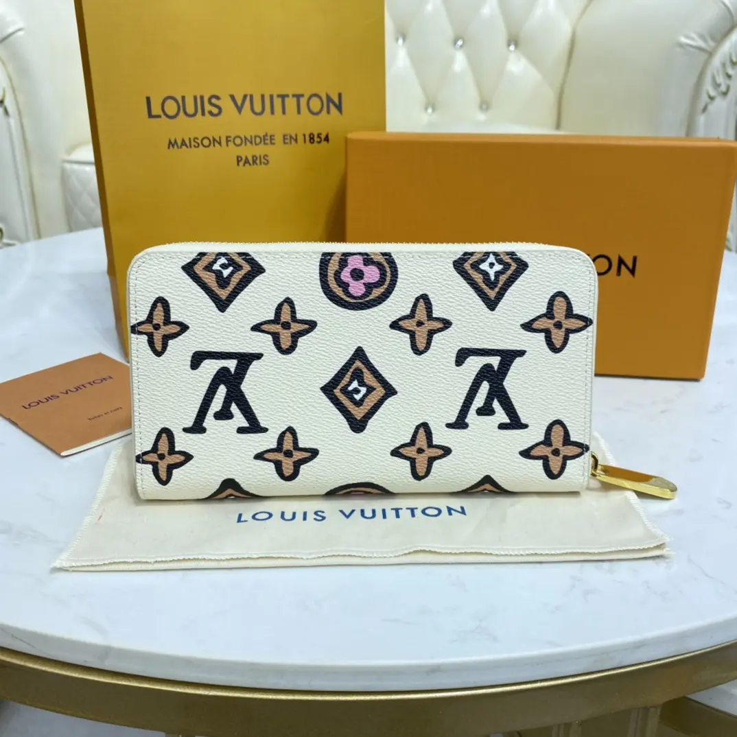 wild at heart zippy wallet m80676 3