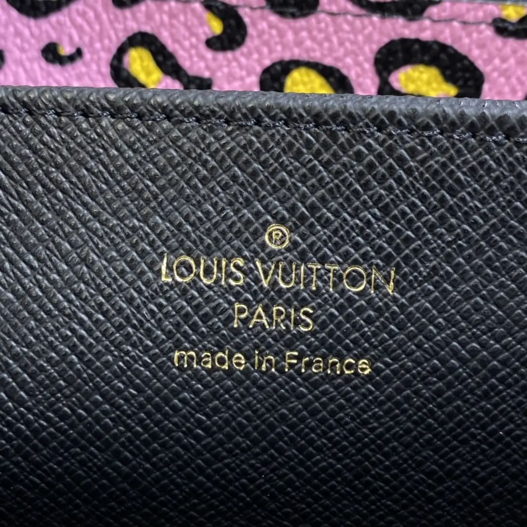 wild at heart zippy wallet m80683 8