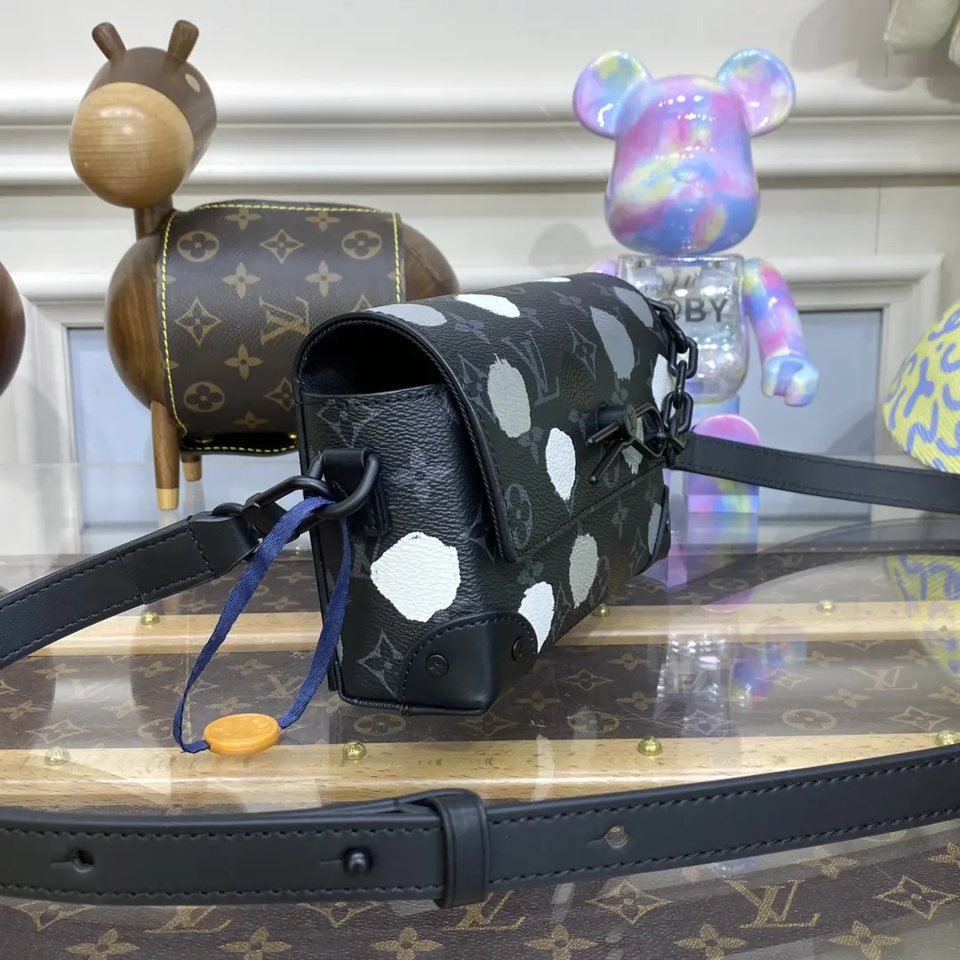 x yayoi kusama lv x yk steamer wearable wallet m81935 3 x yayoi kusama lv x yk steamer wearable wallet m81935 3