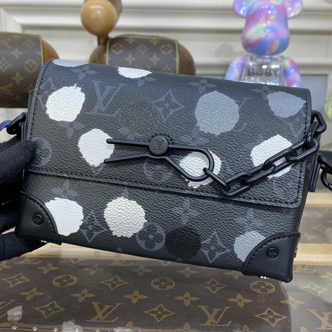 x yayoi kusama lv x yk steamer wearable wallet m81935 7 x yayoi kusama lv x yk steamer wearable wallet m81935 7