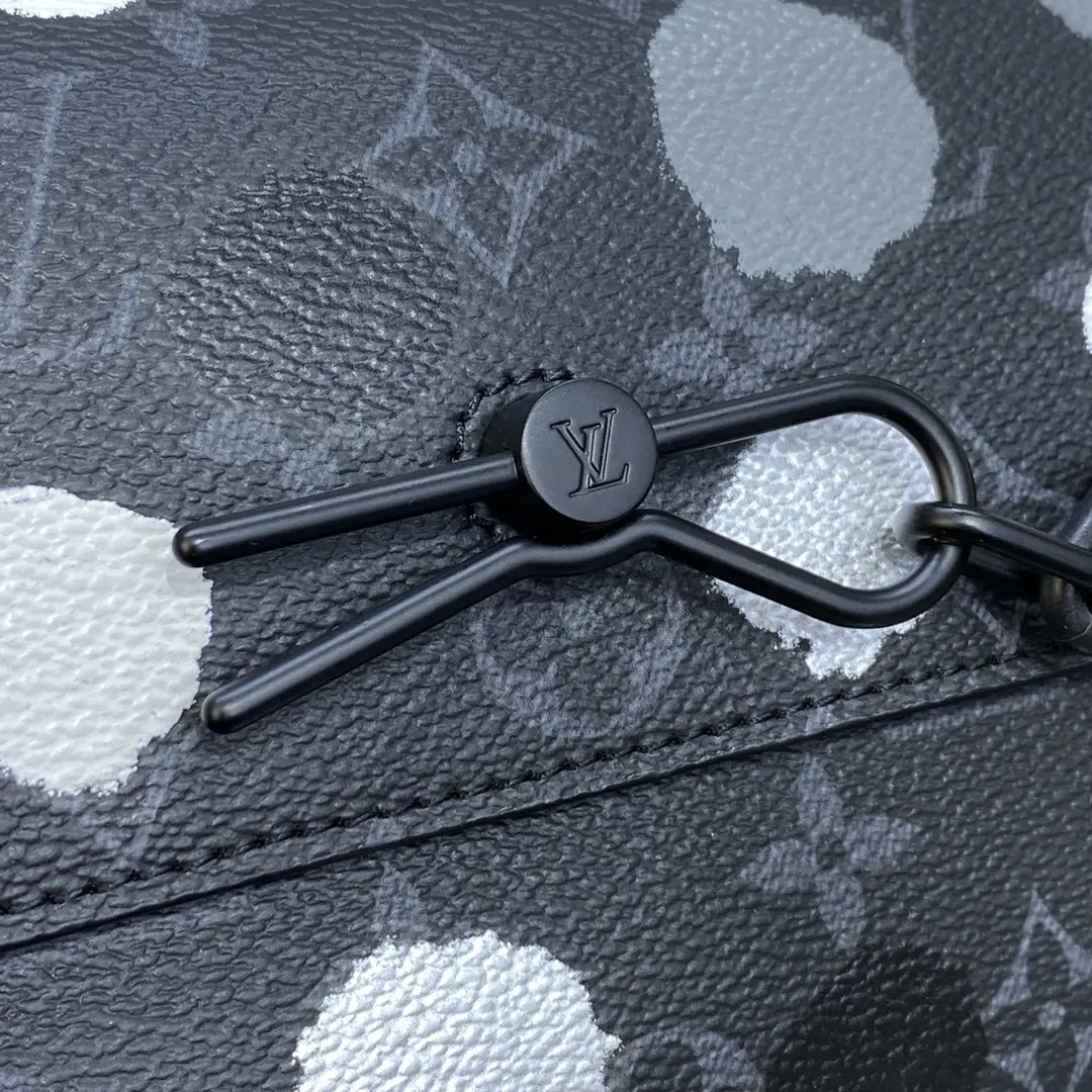 x yayoi kusama lv x yk steamer wearable wallet m81935 8 x yayoi kusama lv x yk steamer wearable wallet m81935 8